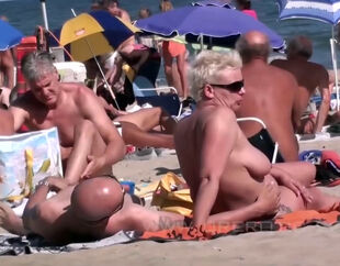 Cap d'Agde public fuck-fest on the naturist beach